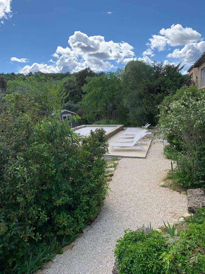 Maison Avec Piscine - Proche Avignon - Wifi Gratuit in Sauveterre, Région de Nîmes