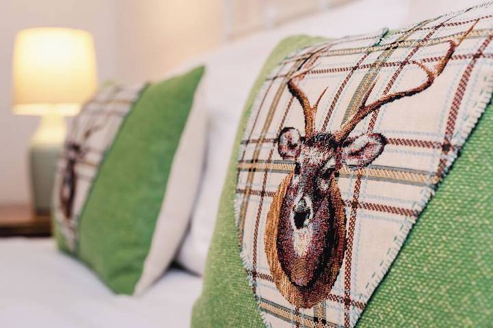 Ganze Wohnung, Stylish Garden Flat Near Loch Ness, ideal for families and groups in Highlands