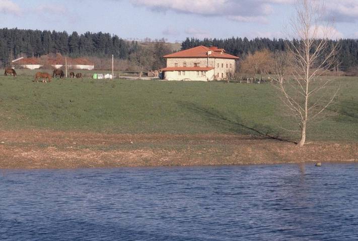 Casa rural para 3 personas, con vistas al lago además de vistas y jardín en Álava - 4