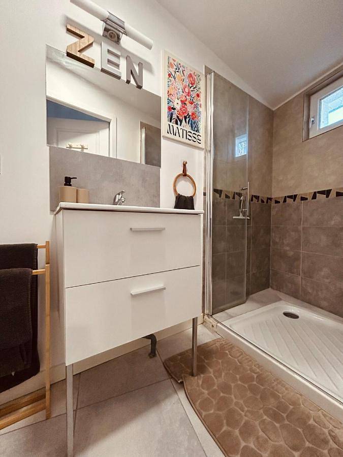 Gîte pour 2 personnes, avec terrasse à Loyettes - 2