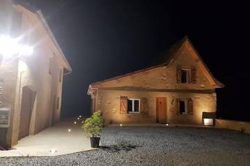 Gîte pour 7 personnes, avec piscine ainsi que vue et jardin, animaux acceptés à Pimbo