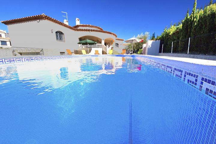 Villa pour 10 personnes, avec terrasse et jardin - 1