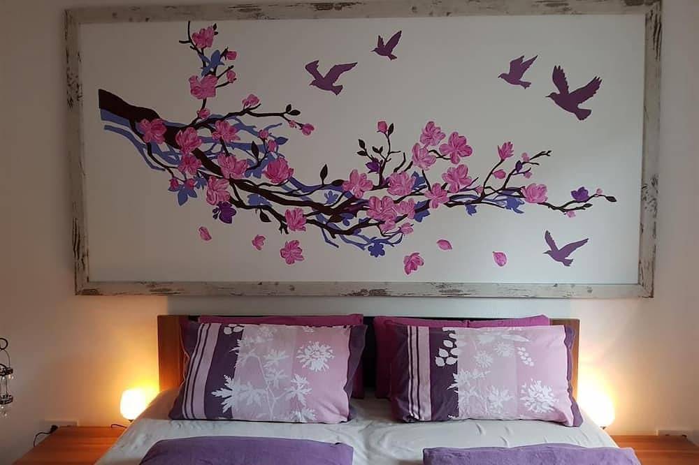 Ganze Wohnung, Ferienwohnung Burgblick - 4-Bett-Ferienwohnung Dusche/Wc, Nichtraucher in Monreal, Osteifel