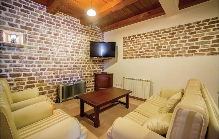 Casa de vacaciones para 6 personas con jardín in Bay of Kotor

