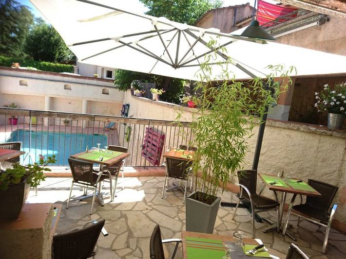 Hôtel pour 2 personnes, avec jardin ainsi que piscine et vue, animaux acceptés à Saint-Antonin-du-Var - 2