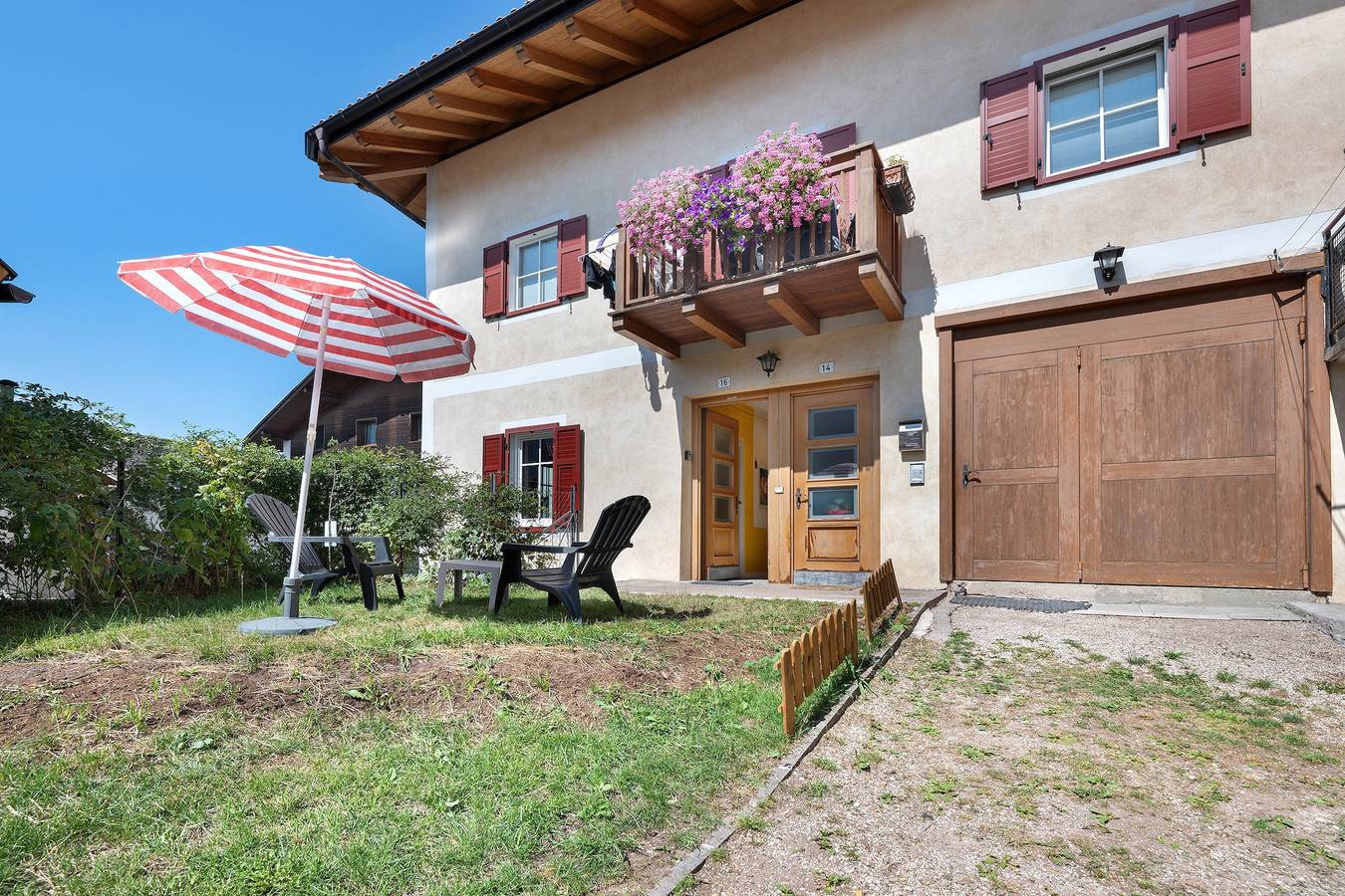 'Casa Avisio', private garden, Wi-Fi, and ski slopes nearby