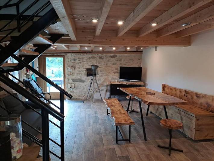Chalet pour 7 personnes, avec terrasse et vue, animaux acceptés