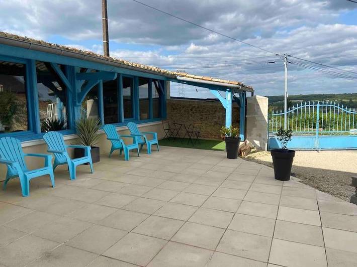 Location de vacances pour 14 personnes, avec vue ainsi que terrasse et piscine, animaux acceptés à Vouneuil-sur-Vienne - 3