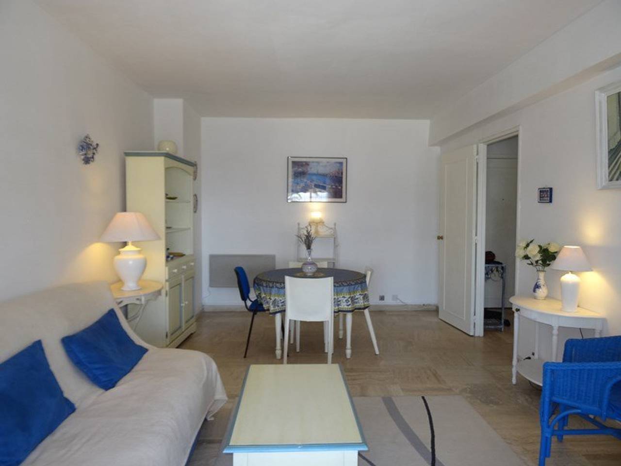 Apartamento entero, Apartamento en primer piso con estacionamiento, cerca de la playa y comercios, Hyères in Hyeres, Parque nacional Port-Cros