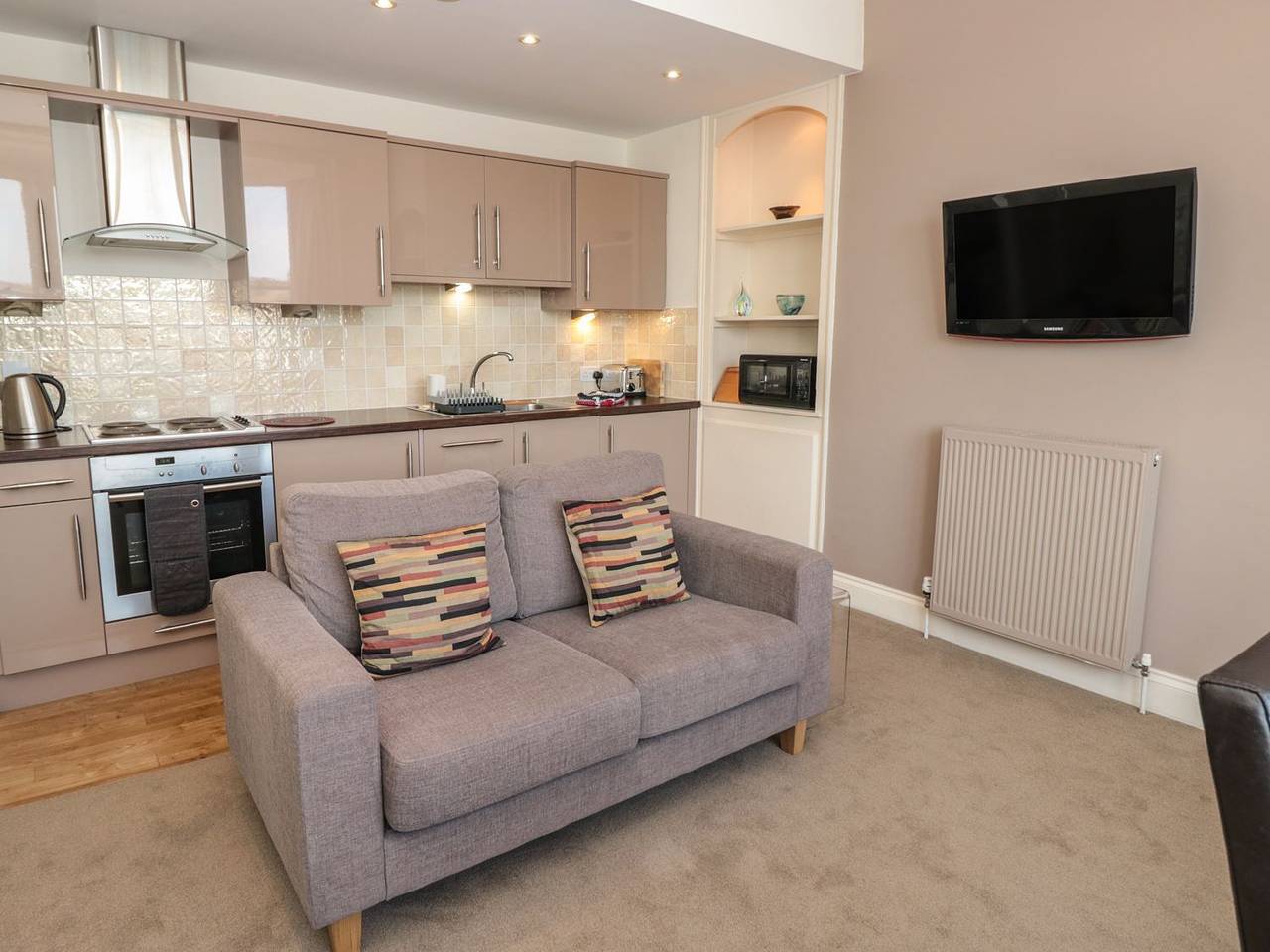 Entire apartment, 4 Dartview in Dartmouth, Devon