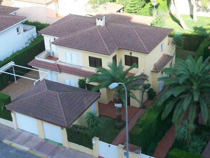 Casa para 9 personas, con jardín y terraza en Gandía