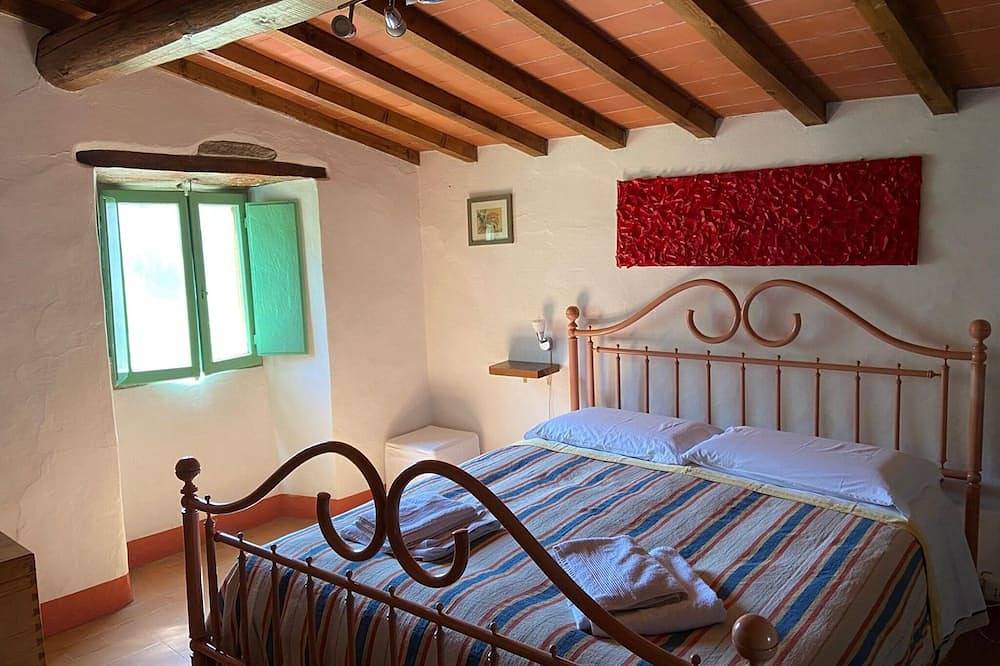 Rustic House in Reggello with Garden and Patio in Reggello, Valdarno