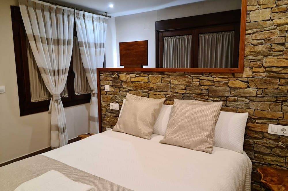 Casa Rural Piedra Cascabel - Jacuzzi in Espinosa de Henares, La Alcarria