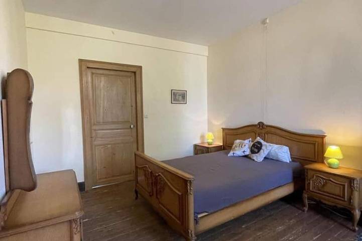 Geräumiges Landhaus mit WLAN und Haustiere erlaubt in Montvicq, Montluçon und Umgebung