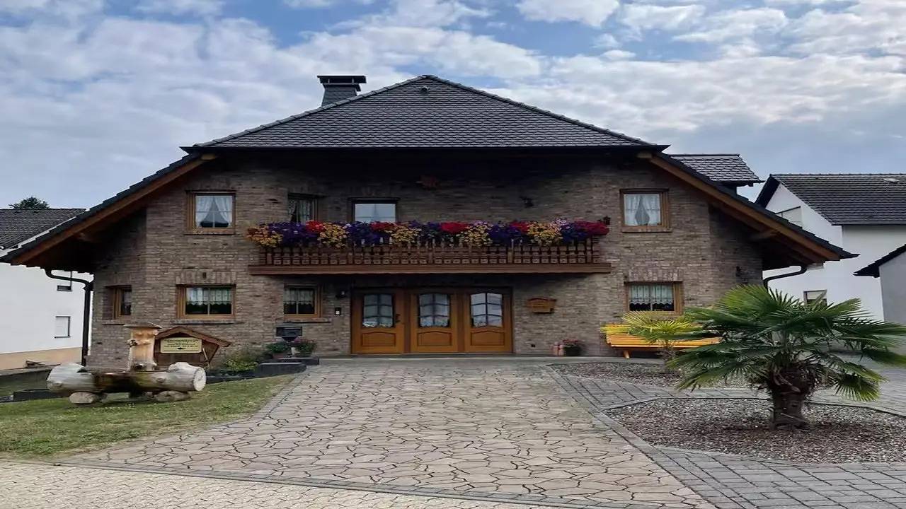 Ganze Ferienwohnung, Ferienwohnung für 5 Personen (125 m²) in Sinzig in Sinzig, Ahrtal