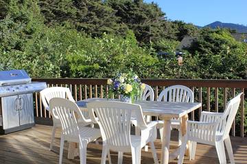 Vacation Home for 11 Guests in Arch Cape, Oregon Coast, Picture 3