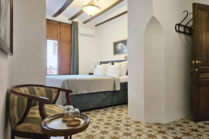 Alojamiento y desayuno para 2 personas, con piscina además de jardín y terraza en Provincia de Alicante