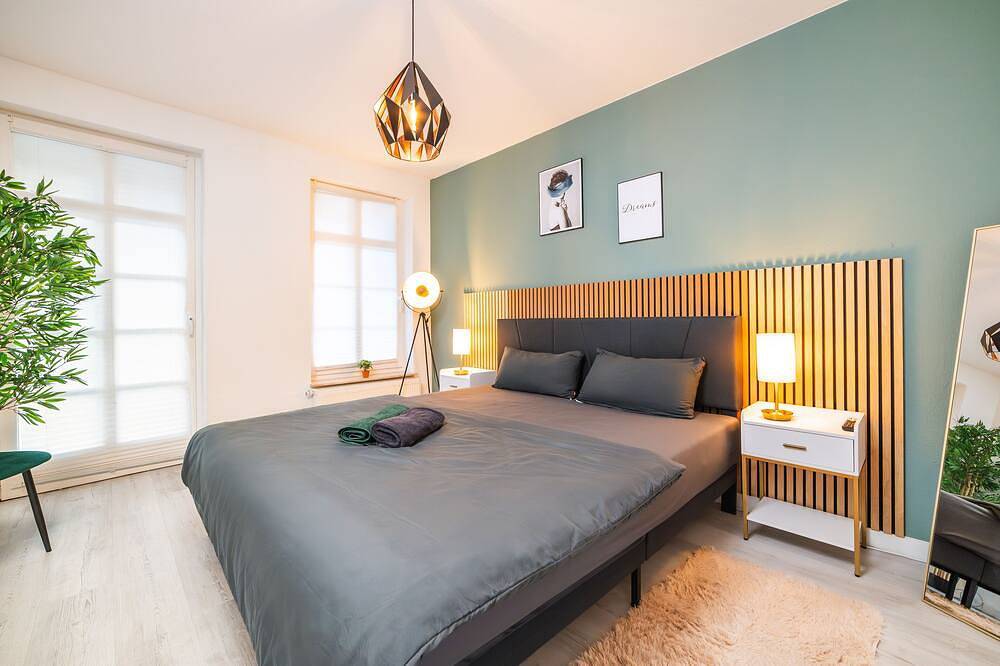 Ganze Wohnung, ☆Smart Home - Wuppertal - Perfect for 6-8 Guests! Central - Parking - Netflix in Wuppertal, Bergisches Land