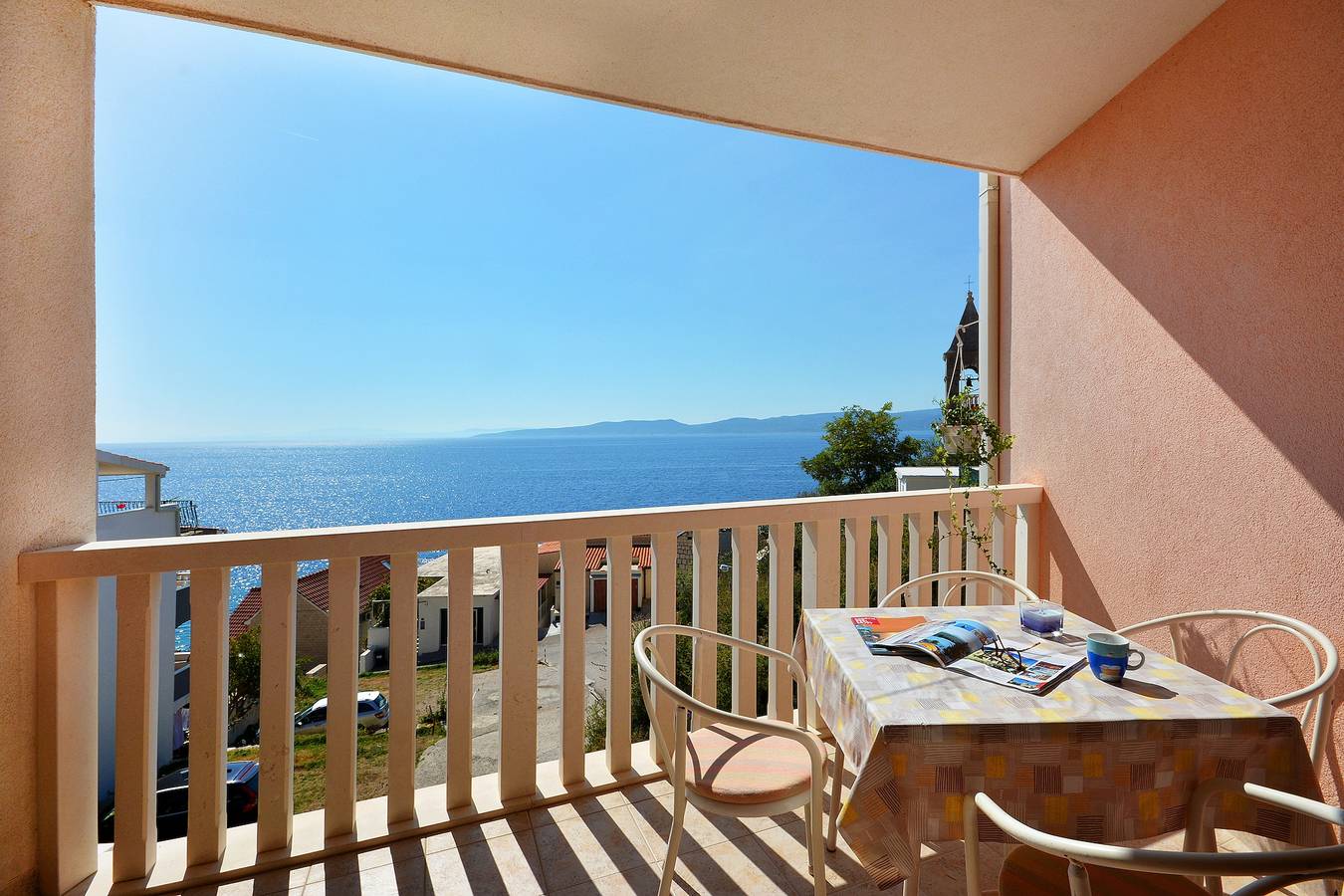 Ganze Wohnung, 1-Zimmer-Ferienwohnung mit Terrasse und Meerblick Pisak, Omis A-7521-c in Pisak, Omis-Riviera