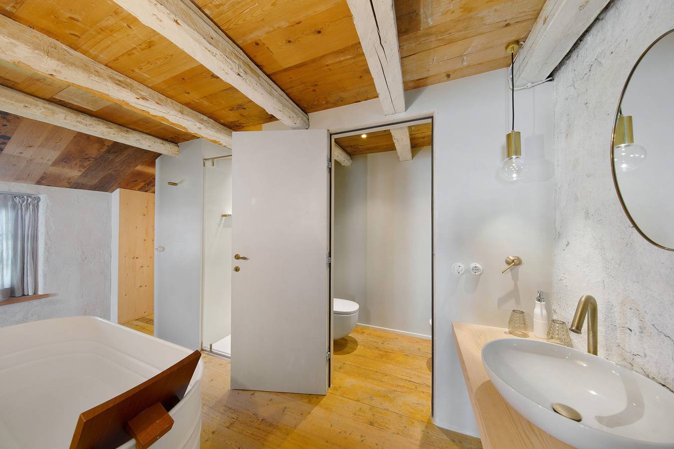 Habitación 'Cànbrä Vèrdu' con vistas a la montaña, terraza compartida y Wi-Fi in Comelico Superiore, Karnischer Hauptkamm