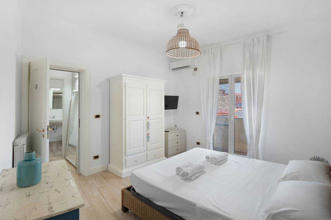 Appartamento intero, Appartamento 'Estate' con terrazza privata, Wi-Fi e aria condizionata in Castellammare di Stabia, Napoli e dintorni