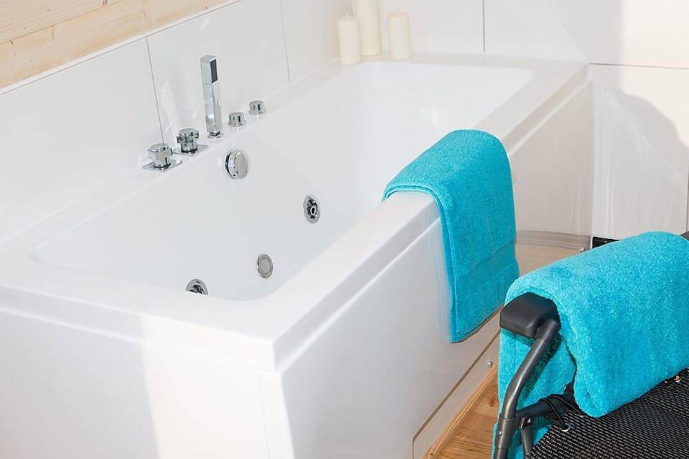 Wellness Ferienhaus direkt an der Sieg, \"Einfach Schön Am Wasserfall\" in Dattenfeld, Windeck