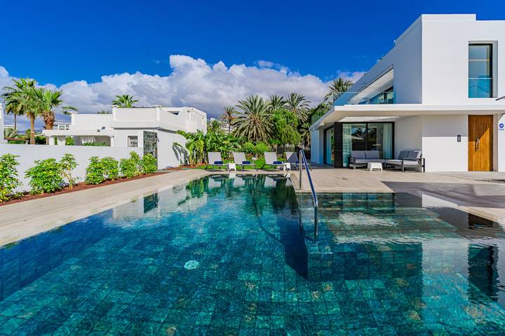 Chalet voor 4 personen, with Terras and Tuin as well as Zwembad in Zuid Tenerife