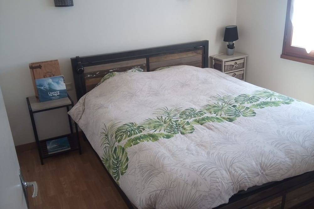 Charming house sleeps 5, 6 km from beaches. in Angles, Vendée