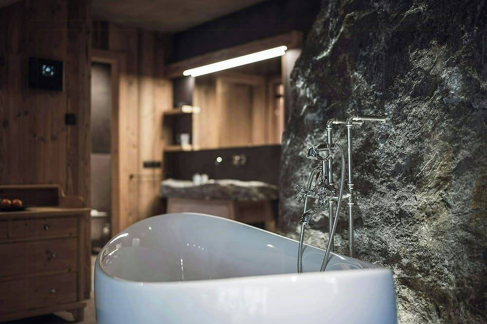 Chalet mit Spa und Pool mit Aussicht in Antholz, Rasen-Antholz