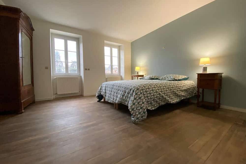 Maison Lanoiselee in Saint-Honoré-les-Bains, Parque natural de Morvan