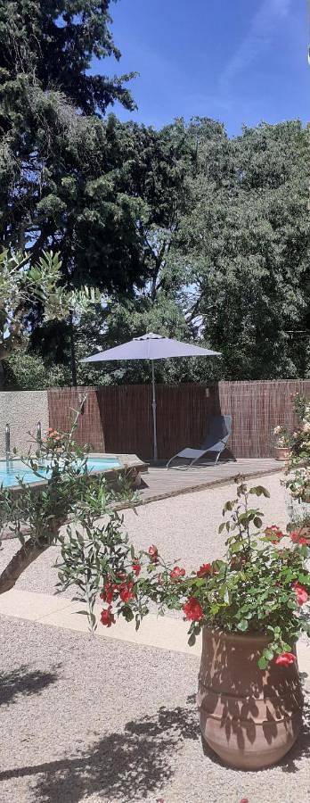 Maison d’hôte pour 2 personnes, avec jardin et vue ainsi que terrasse et piscine à Lauris - 2