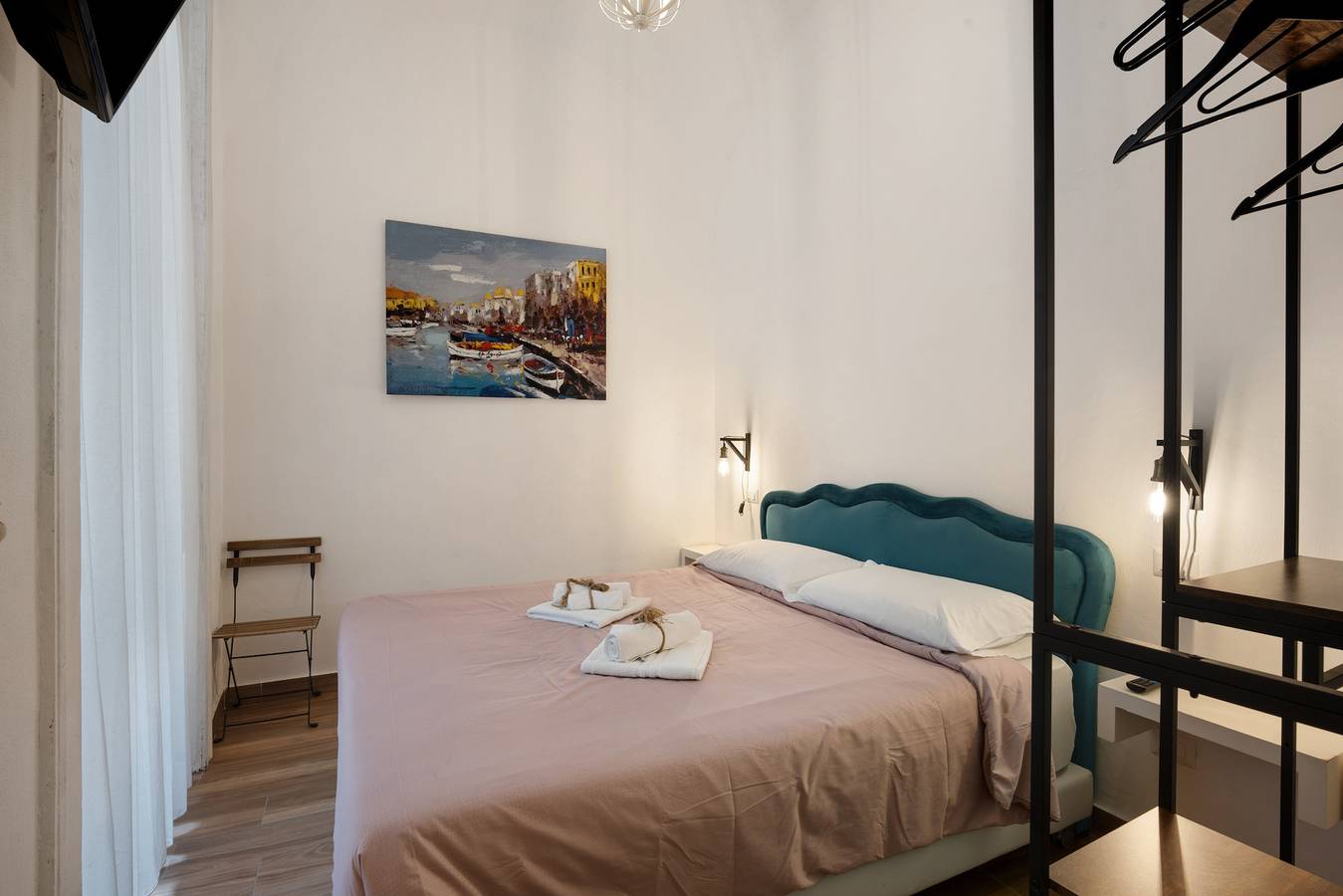 Room 'Al Corso' with Wi-Fi and Air Conditioning in Salerno, Tyrrhenian Coast Campania