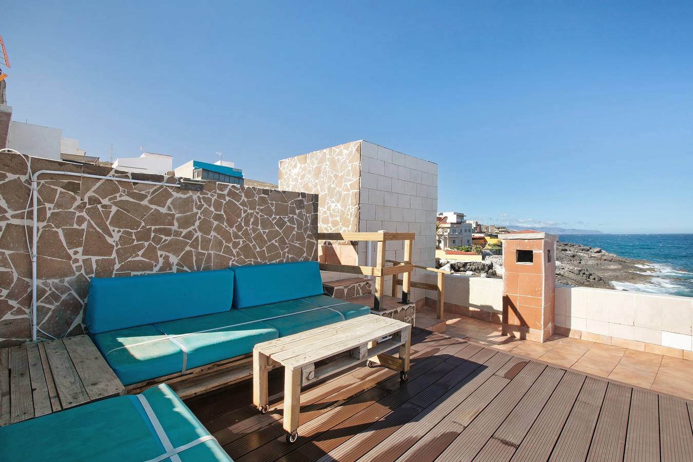 Casa de vacaciones "Casa Tenerife Primera Linea" con vistas al mar, 3 terrazas privadas y Wi-Fi in Agache, Güímar