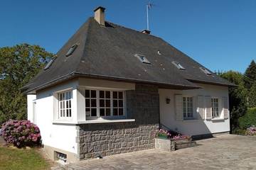Maison de vacances pour 11 personnes, avec jardin et terrasse, animaux acceptés dans Mayenne