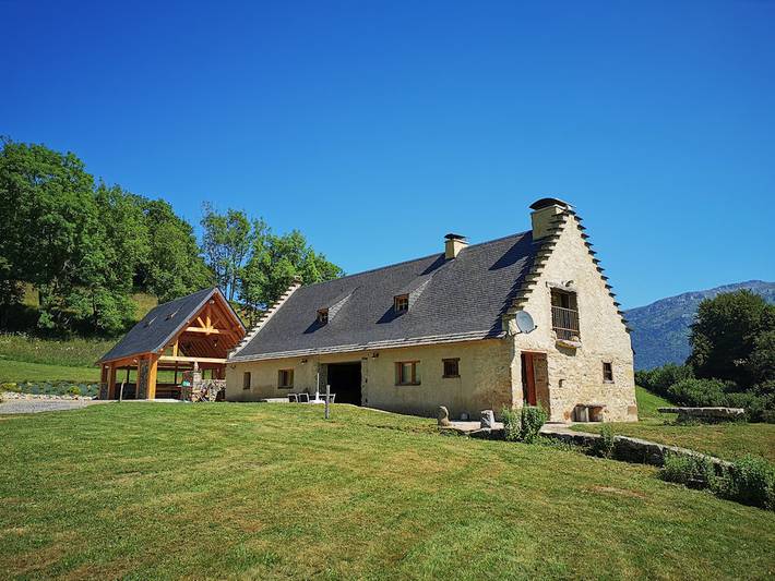 Gîte pour 10 personnes, avec Terrasse à Campan