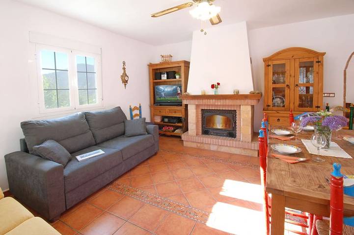 Casa de campo-piscina-cocina  aire libre-WIFI-Aire Acondicionado-privacidad-pets in Comares, Provincia de Málaga
