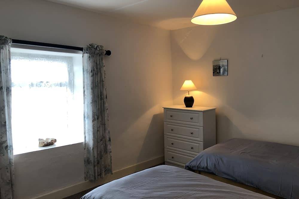 Cosy cottage with ocean view in County Clare