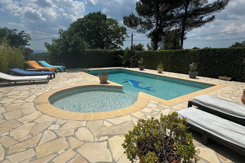 Gîte l’olivade Pour 4 pers piscine privée in Flayosc, Région de Draguignan
