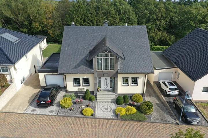 Ferienwohnung für 4 Personen, mit Ausblick und Garten in Ettringen