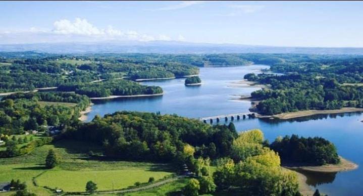 Gîte pour 4 personnes, avec jardin ainsi que vue et terrasse dans Lac de la Triouzoune - 3
