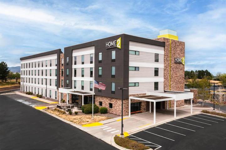Hotel para 4 personas, con terraza y piscina - 1