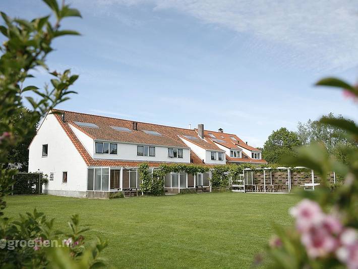 Ferienhaus für 34 Personen, mit Terrasse in Burgh-Haamstede