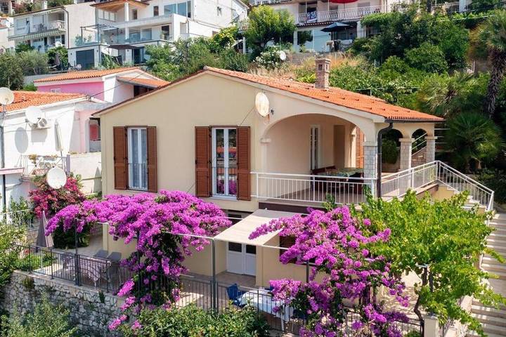 Maison d’hôte pour 4 personnes, avec jardin ainsi que terrasse et vue à Rabac - 2