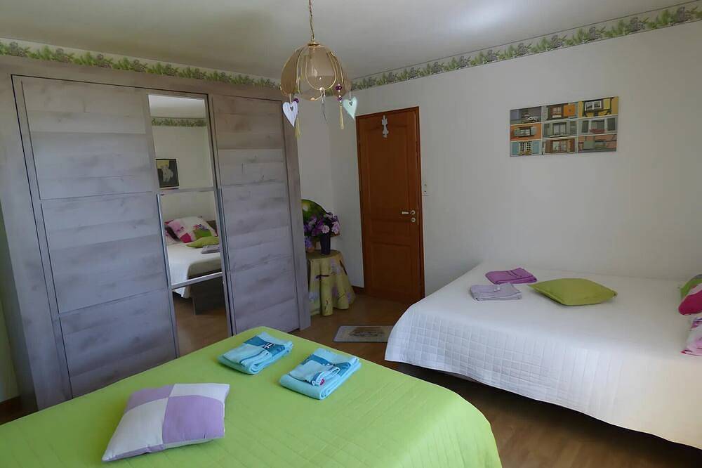 Chambre d’hôtes Les Rosiers avec terrasse partagée, jardin partagé et Wi-Fi in La Flèche, Sarthe