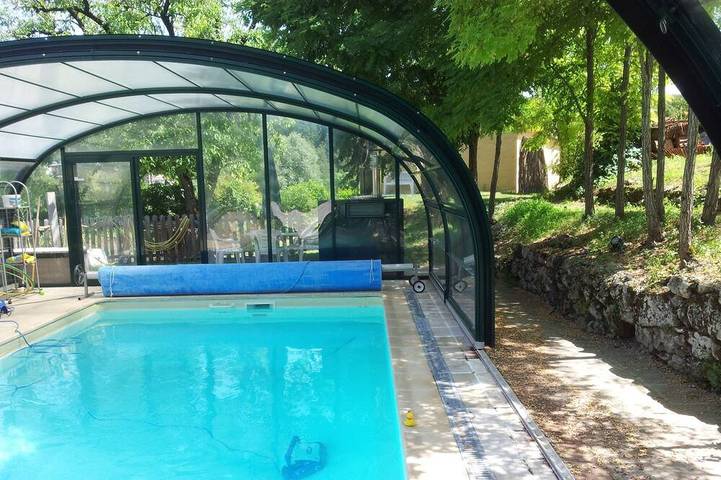 Gîte pour 10 personnes, avec terrasse et jardin