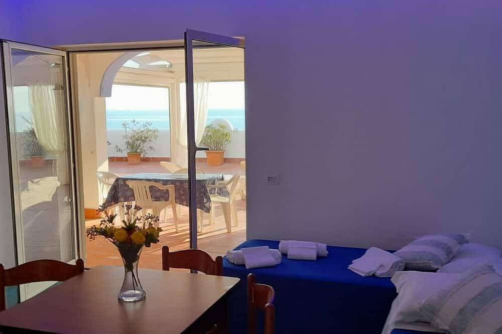 Entire apartment, Studio, first sea line, large terrace (Ginestra) in Anzio, Rome Province