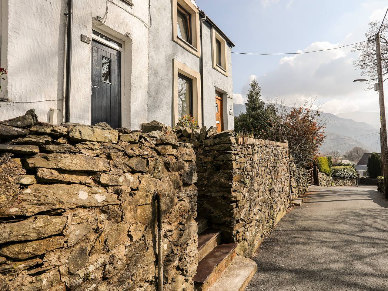 9 Ty Du Road in Llanberis, Llyn Padarn