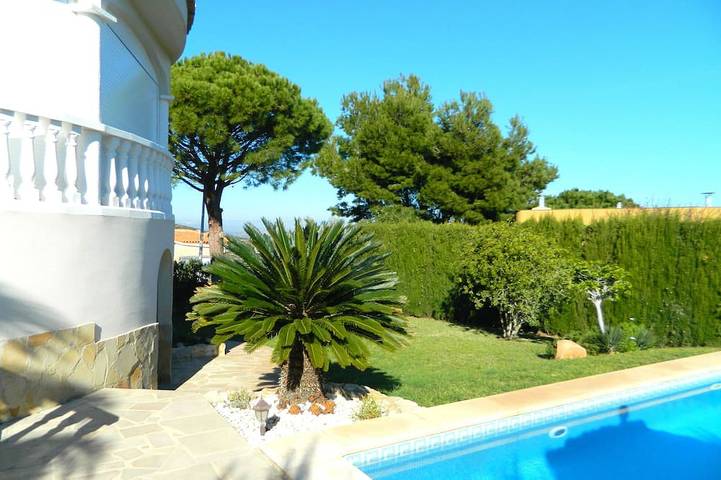 Villa for 7 people, with balcony and garden, with pets in Peñiscola