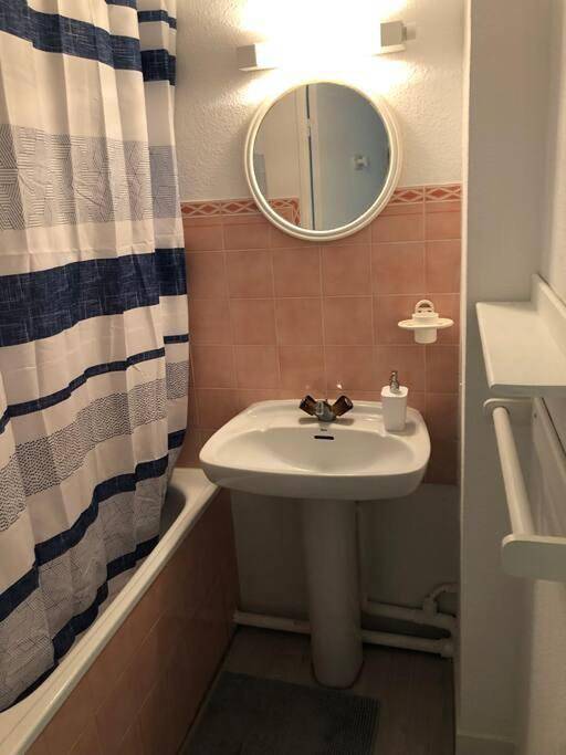 Appartement entier, One-Bedroom Apartment in Agay, Saint-Raphaël