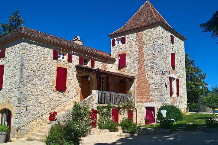 Location de vacances pour 10 personnes, avec jardin et sauna à Les Junies